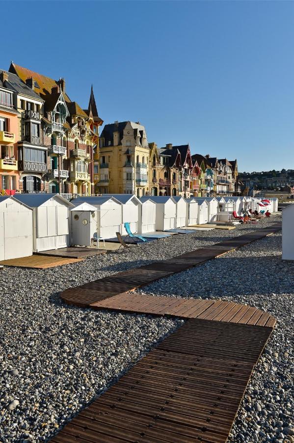 או Idealement Situe "Le Studio" Les Locations Isahora Sont Aussi A 2 Pas Du Chateau D'Eu, Des Falaises Du Treport, De Mers Les Bains Et Aux Portes De La Baie De Somme מראה חיצוני תמונה