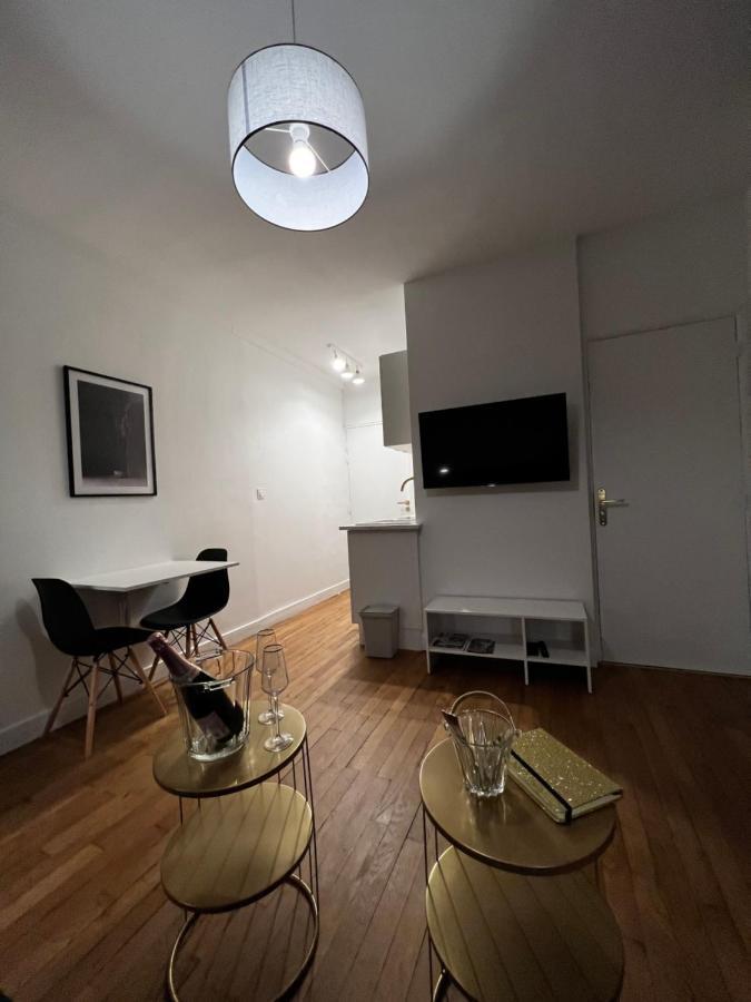 או Idealement Situe "Le Studio" Les Locations Isahora Sont Aussi A 2 Pas Du Chateau D'Eu, Des Falaises Du Treport, De Mers Les Bains Et Aux Portes De La Baie De Somme מראה חיצוני תמונה